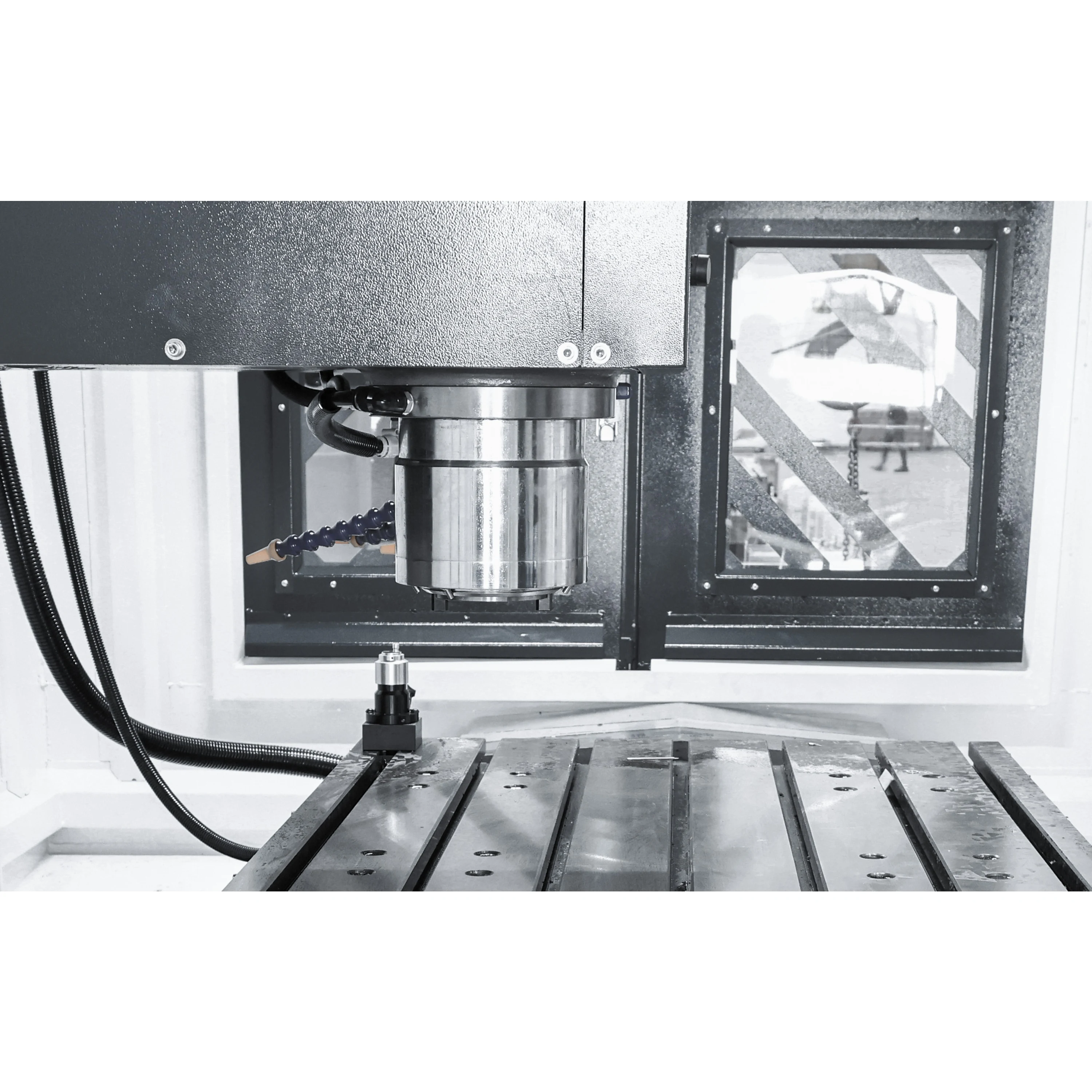 Vertical machining centers with efficient processing capabilities are suitable for use in the new energy industry and automation