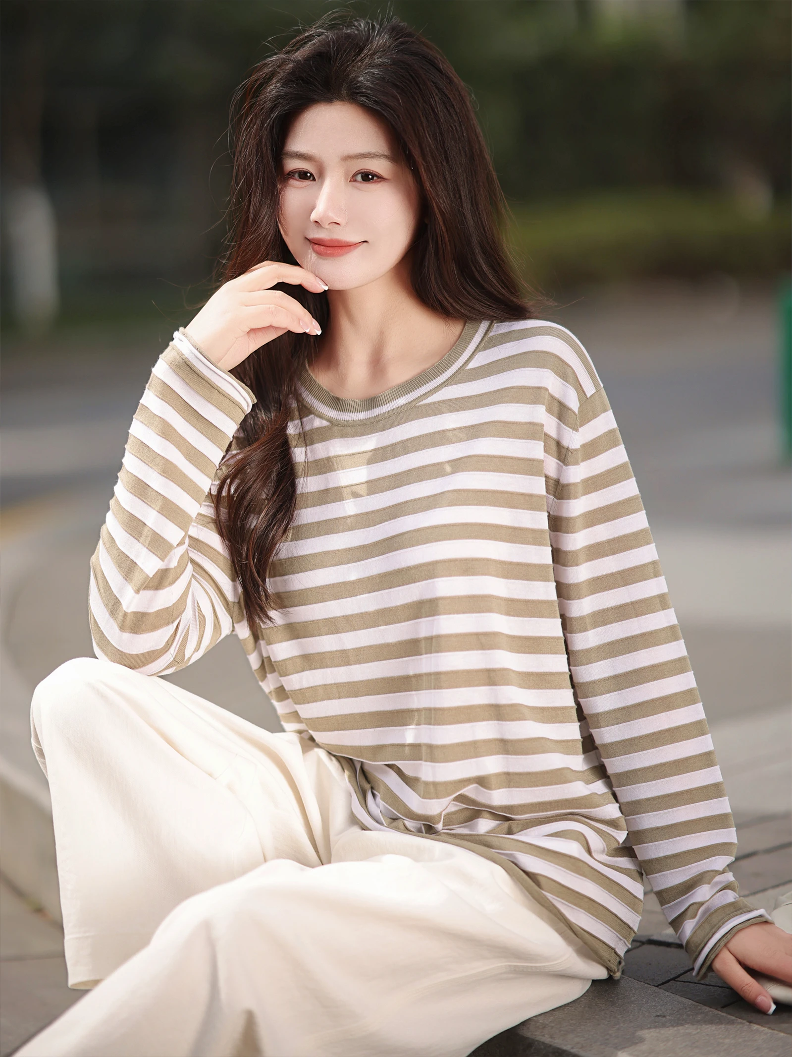 

Silk Stripe Knitwear Color Blo Parwear round Ne Long Sve Women's Faion Spring 2025 Commute Sle Zha Daxi Design