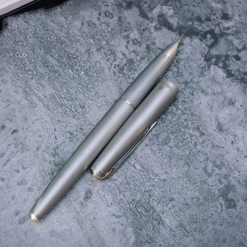 

Hot HERO 100 Fountain Pen 14K Gold Classic Fine Nib 0.5mm Tip High Quality Back To School Items Metal Nib Writing Ink Men Luxury