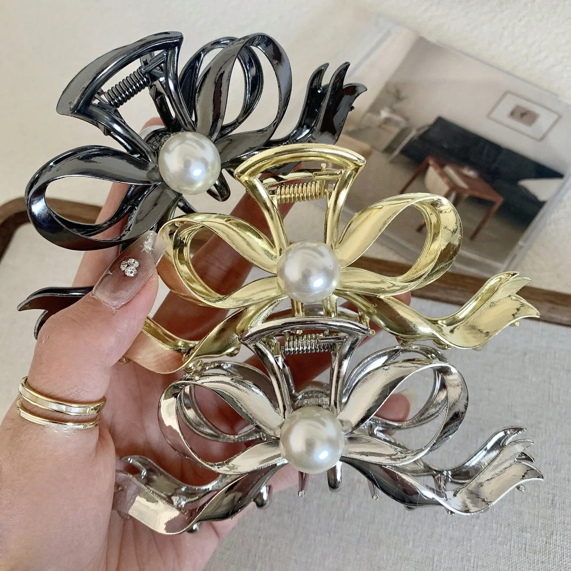 

1pc Pearl Bow Metal Fabric Clamp Luxurious Elegant Hair Clip Thick Hair Barrette