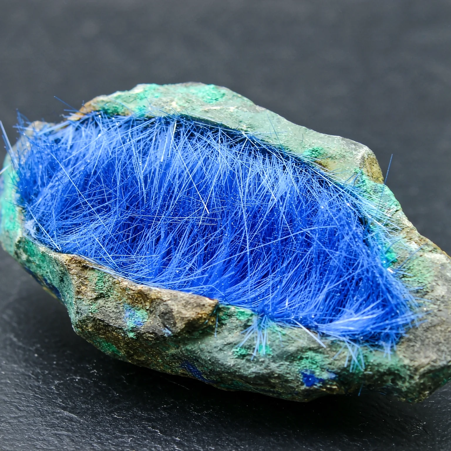 100-150g CrystalHola Blue Needle Quartz Azurite Specimen Bright Burrs Irregular Natural Rocks Home Office Decoration