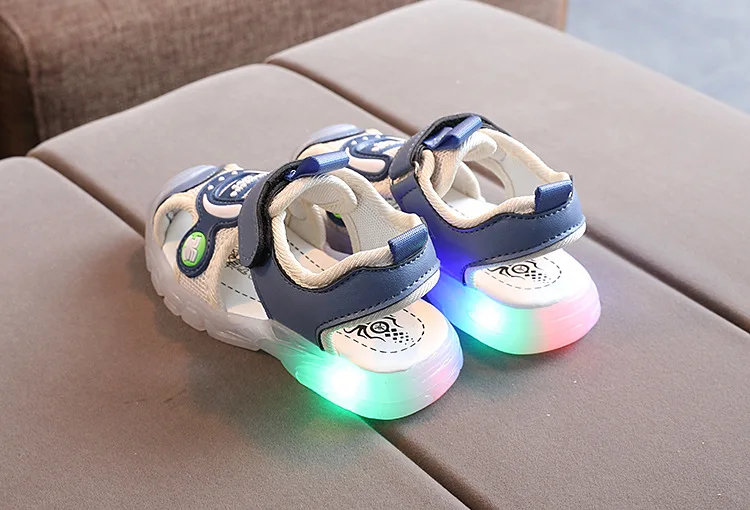 2026 LED Leuchtende Kleinkinderschuhe | Cartoon-Cowboy-Sandalen & -Hausschuhe mit weicher Sohle, Unisex-Sommerschuhe für Kinder – Detail 12