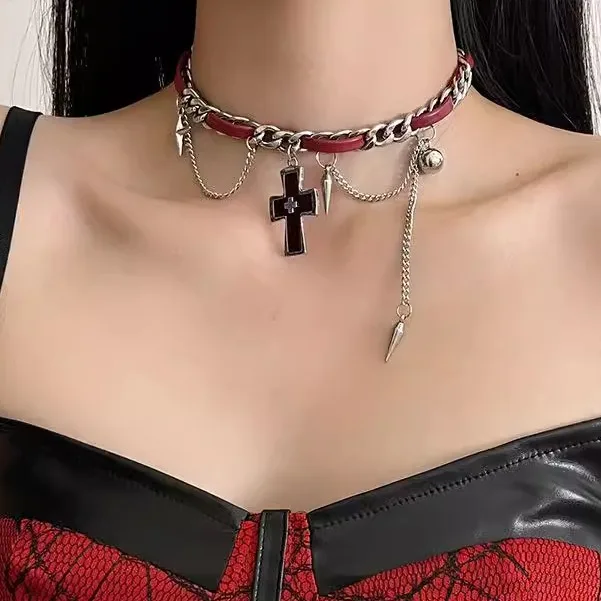 Women's Choker Necklace with Rivets Metal Leather Collar Y2K Subculture Fashion Dark Punk Locket Chain