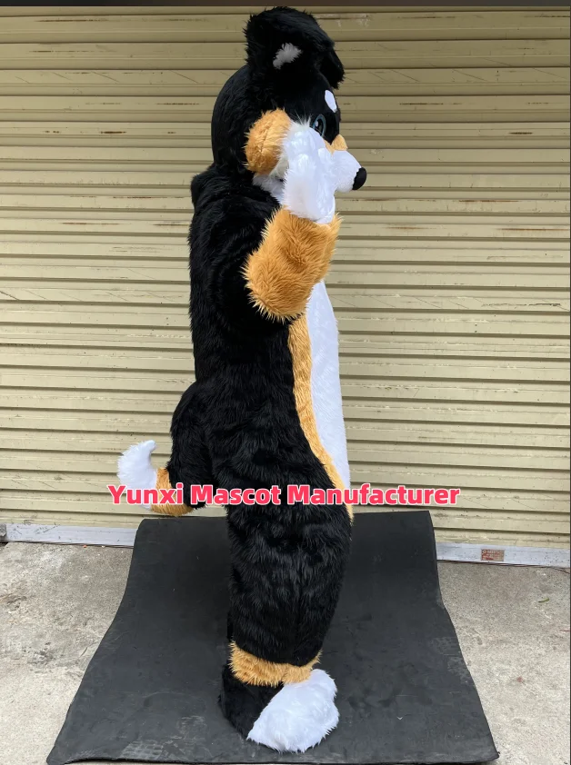 Fysieke schieten Husky mascotte kostuum Volwassene dragen cosplay Halloween hond cartoon pop verjaardagsfeestje