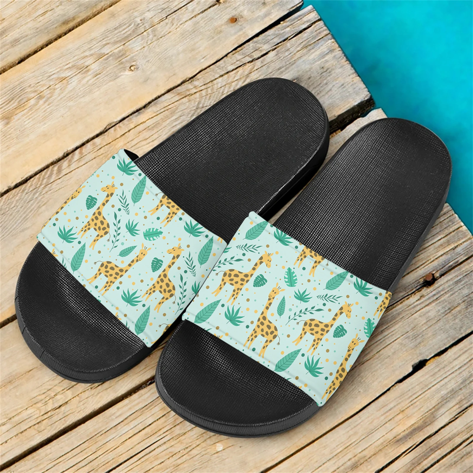 Breathable Lightweight Sandals Female Cartoon Giraffe Designer Summer Non-slip Slippers For Indoor Outdoor Swimming Beach Travel