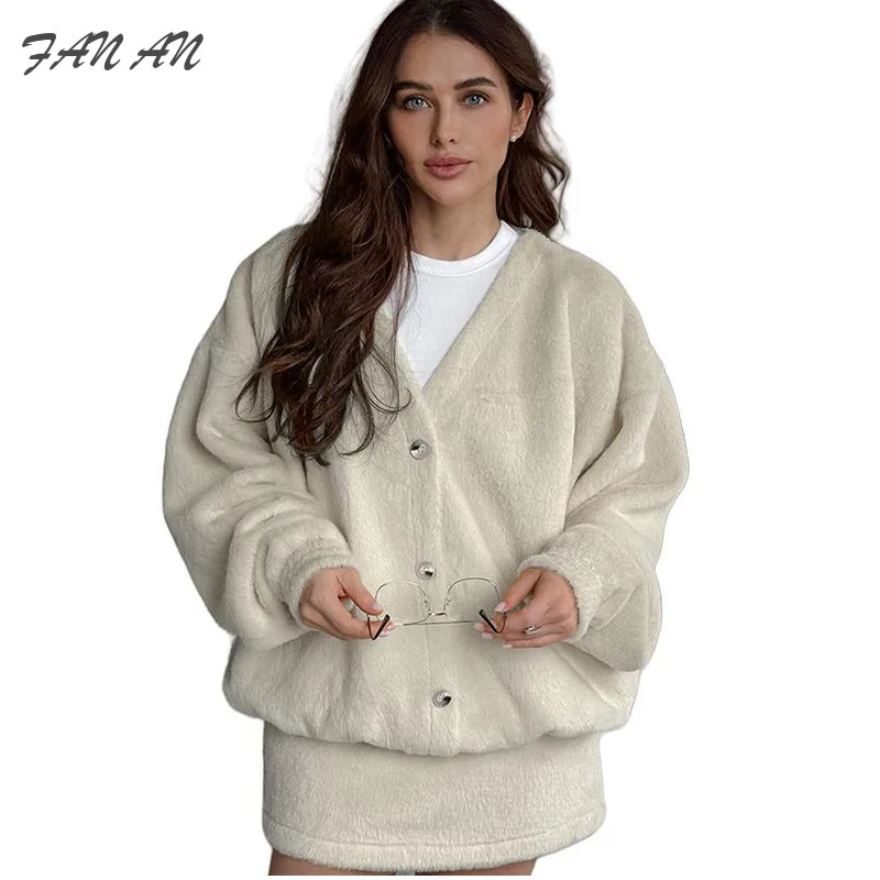 Simple Fashionable Casual Warm Suit 2024 Autumn And Winter New Item Niche Lamb Cashmere Long Sleeved Top Short Skirt For Women