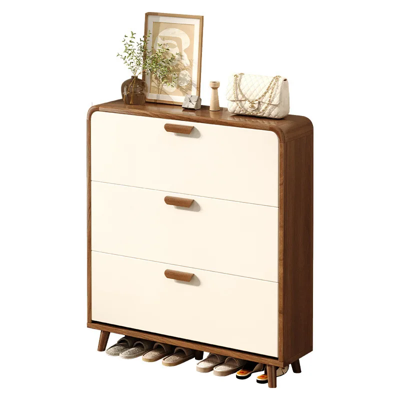 casa-piccola-stretta-nuova-esplosione-2024-all'esterno-della-porta-del-corridoio-ribaltabile-scarpiera-scarpiera