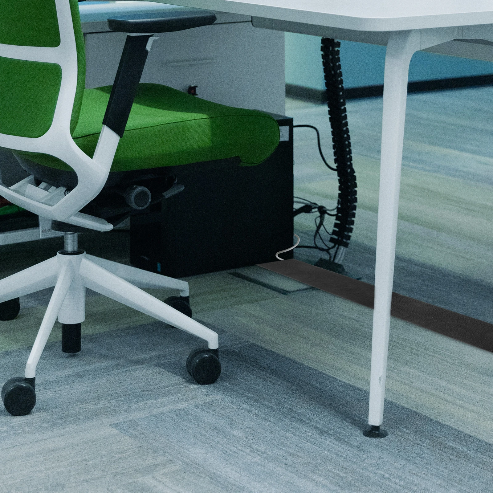 

Floor Cable Cover Black Nylon Sticky Wires Protector Cord Protective Cover Wire Management Tool Cuttable Cable Grip Polyester