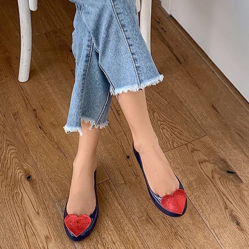 

2026 Spring Women's Flat Bottom Jelly Sandals PVC Material Color Thong Slippers Comfortable Beach Shoes Student Style