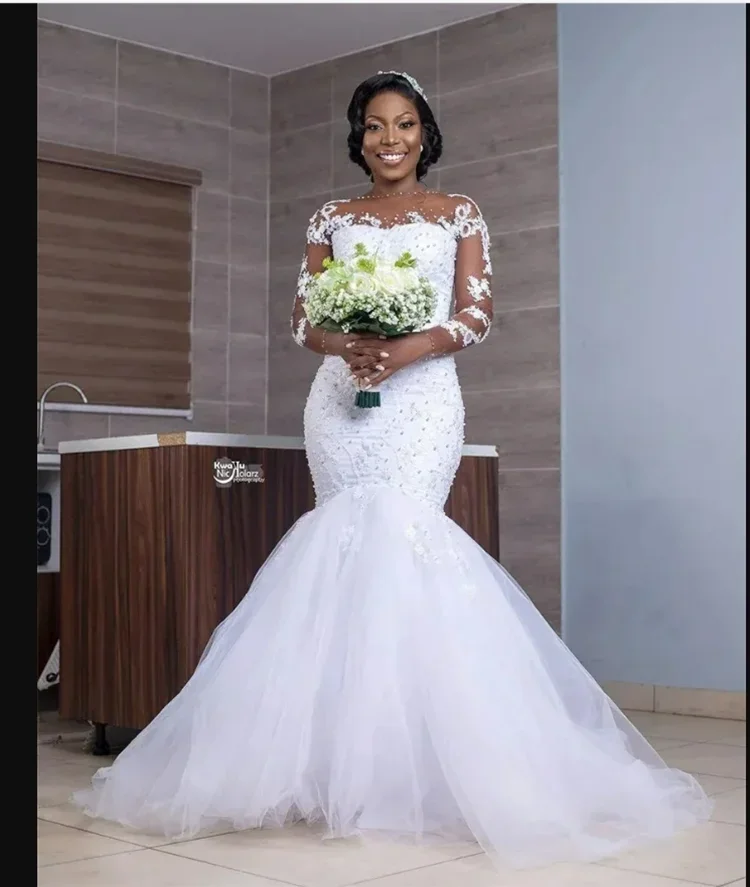 カスタマイズされたシアーネックシャイニー装飾クリスタルウェディングドレス、ベスティドス・デ・ノビア、長袖フォーマルアフリカブライダルガウン