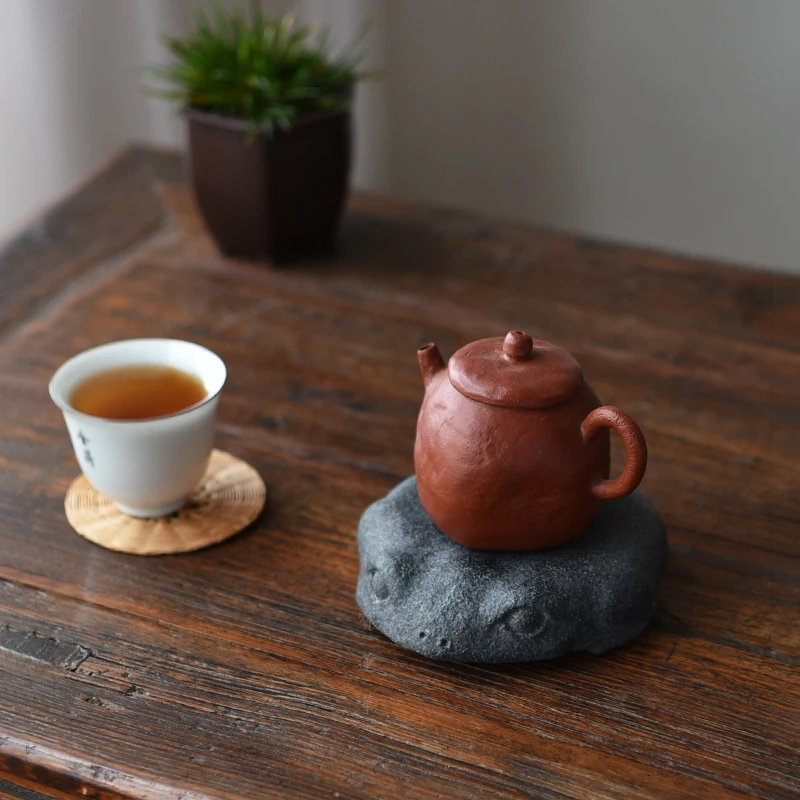 Money Frog Tea Coaster Hand Carved Natural Black Golden Stone JinChan Feng Shui Wealth Ornament Home Office Decor Tea Pet Gift