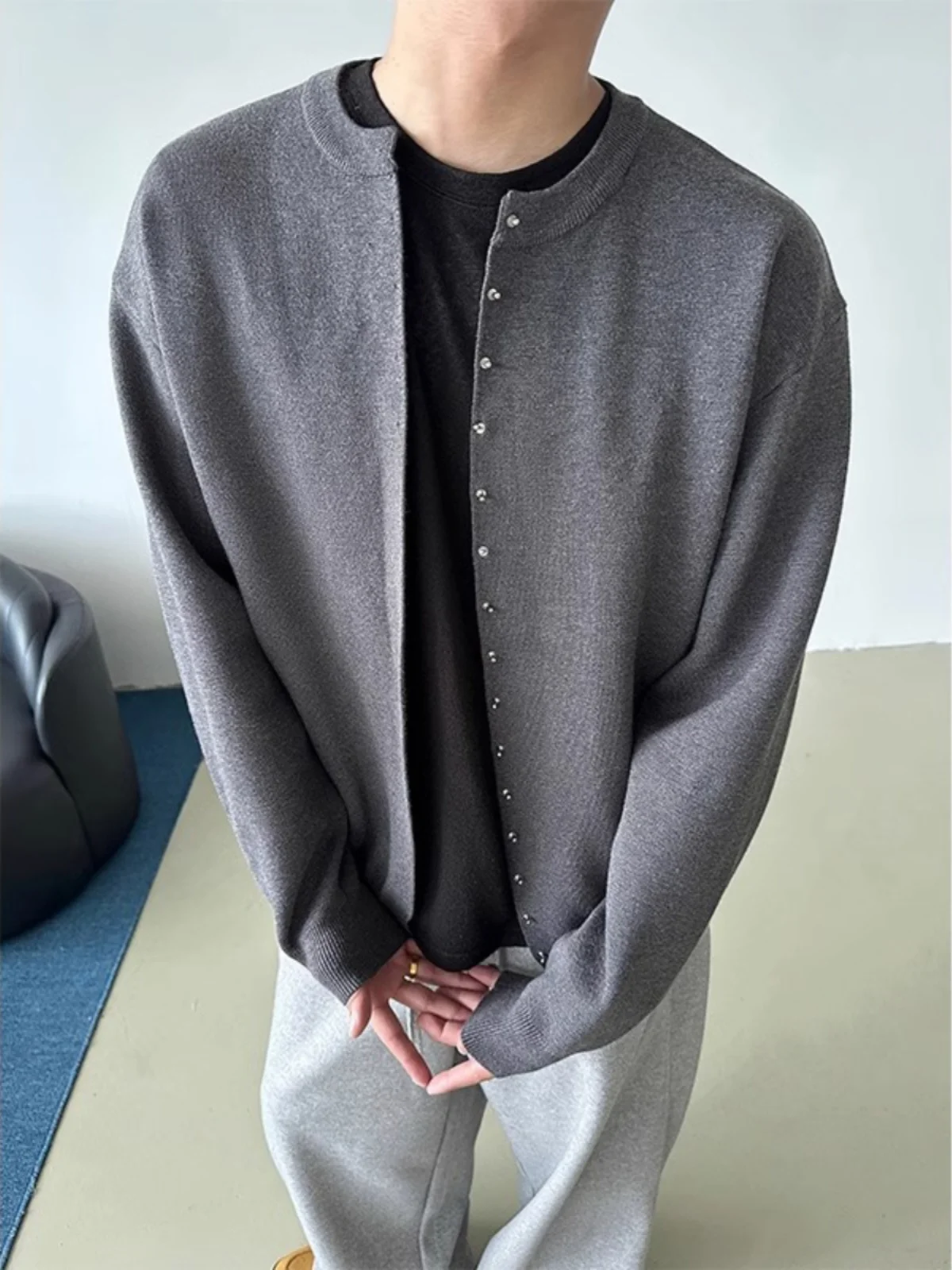 

Мужской вязаный кардиган на осень-зиму с металлическими пуговицами, длинными рукавами, круглым вырезом, молодежный модный верхний слой одежды
