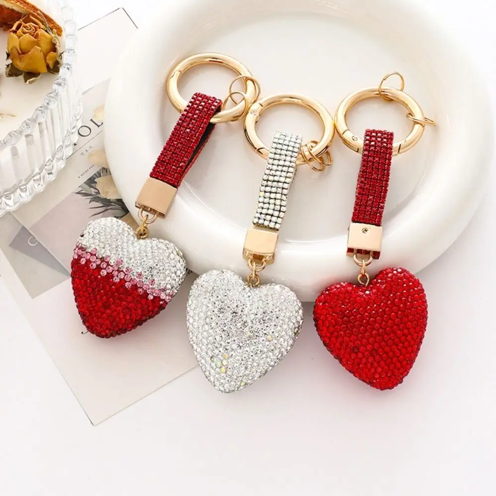 Light Luxury Heart Shining LOVE Keychain Jewelry Accessory Heart Keychain Bling Car Keyring Pendant