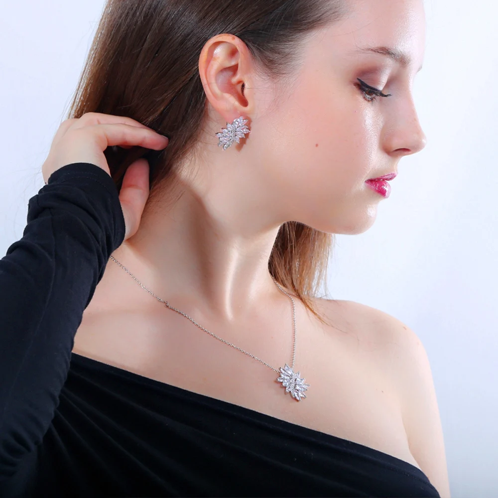 CWWZircons Delicate White Cubic Zirconia Women Big Leaf Necklace Pendant and Earring Sets Wedding Bridesmaids Jewelry Gift T050