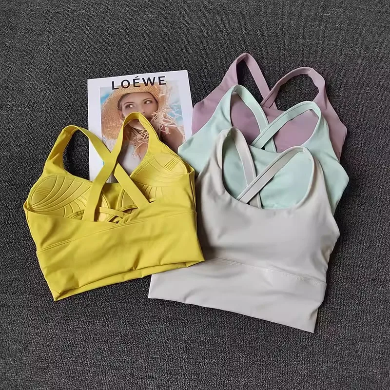 

Женский спортивный бюстгальтер со встроенными фиксированными чашками, красивый топ для тренировок с открытой спиной, для бега, фитнеса, йоги и прыжков со скакалкой