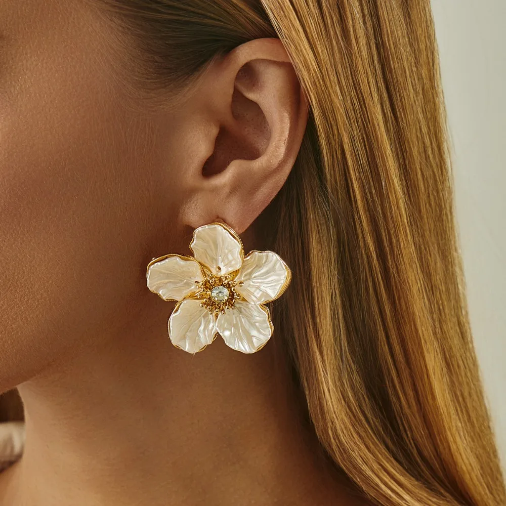 Romantic Temperament Inlay Zircons Imitation Pearl Flower Stud Earrings for Women Korean Bride Wedding Jewelry Accessories Gift
