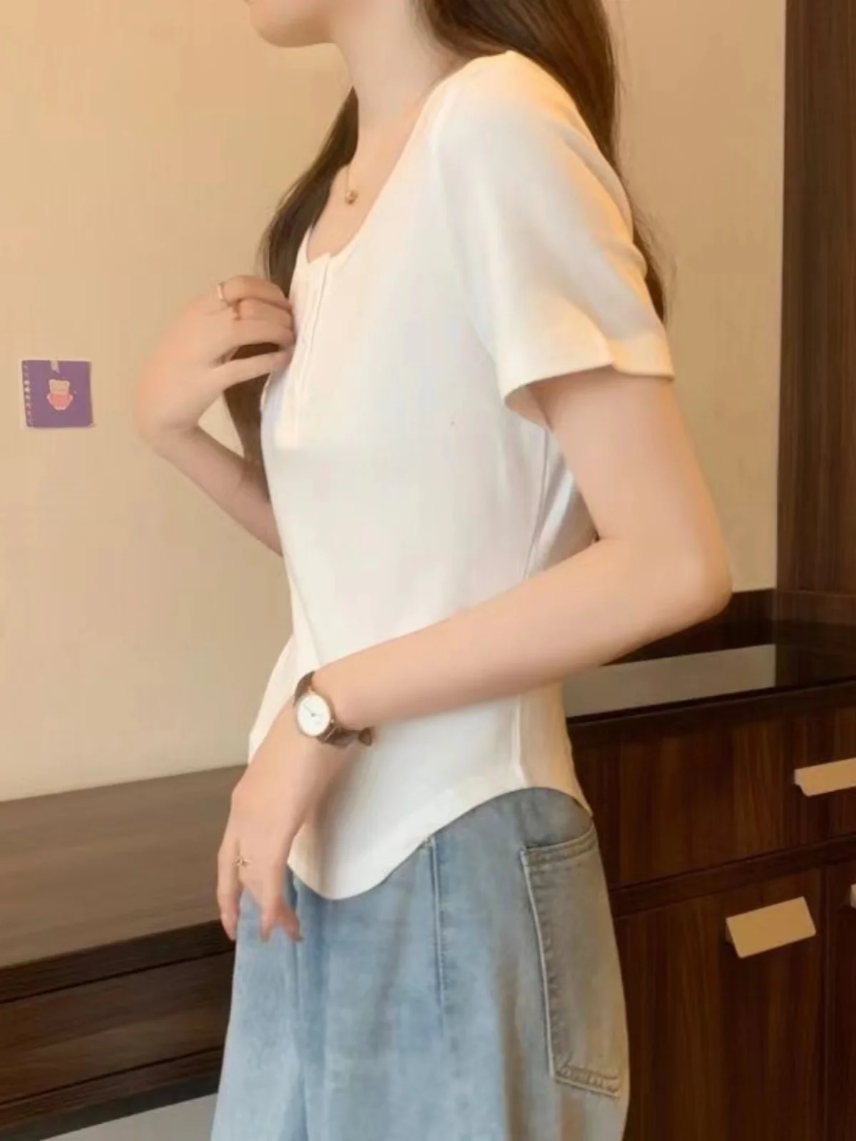 Modna bawełniana koszulka damska na lato, dopasowany krój, bazowa koszulka z kwadratowym dekoltem, codzienna bluzka damska.