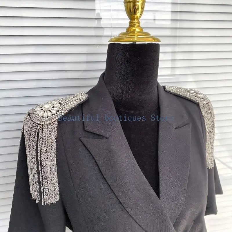 U4LF Jacket Shoulder Epaulette Brooch with Bright Decorative Detail for Formalwear Outfits, Stage Costumes, and Party Styling