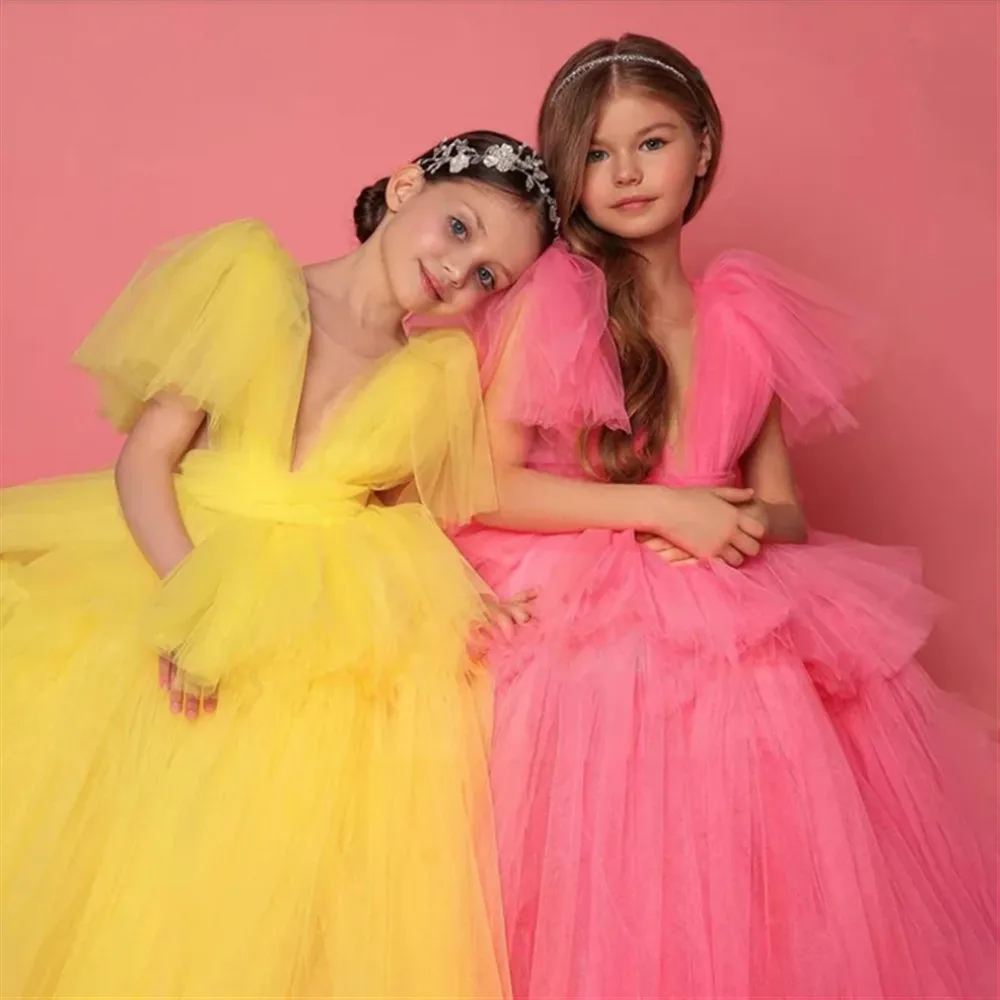 

Elegant Flower Girl Wedding Dress Tiered V Neck Sleeveless Pleated Princess Birthday Party Gown First Communion Dress Customized