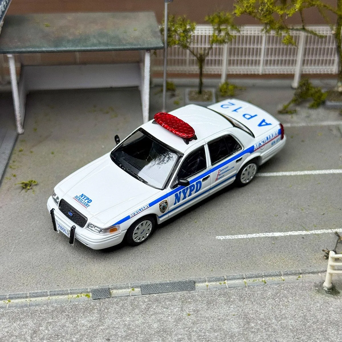 Rollin 1/64 CPD Chicago / NewYork Police Victoria Crown Patrol car alloy model