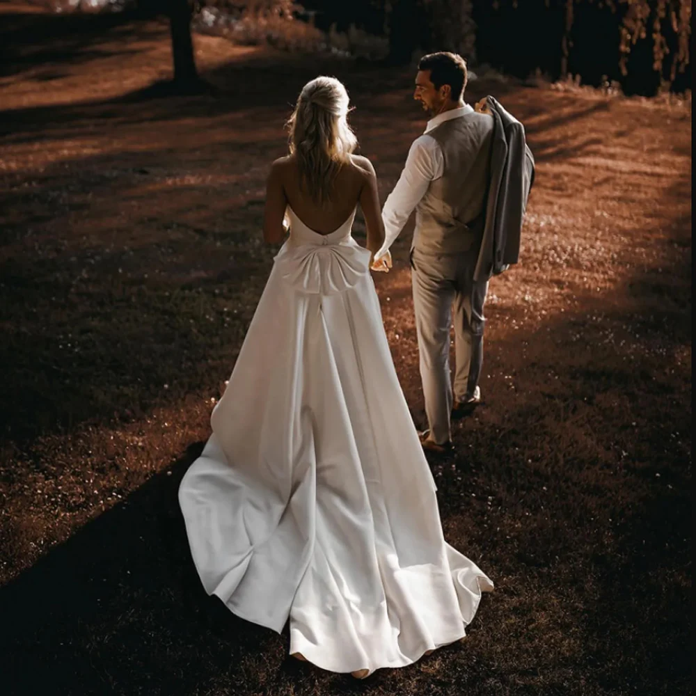 Stylish Backless Wedding Dresses Halter Neckline Pleated Bridal Gowns A Line Sweep Train Satin Vestido De Novia
