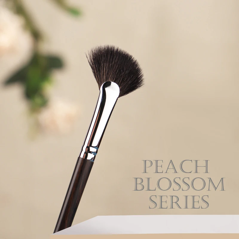 CHICHODO Makeup Brushes-Peach Blossom Series-Angled Fan-Shaped Loose Powder Brush Single Professional Soft Makeup Brush