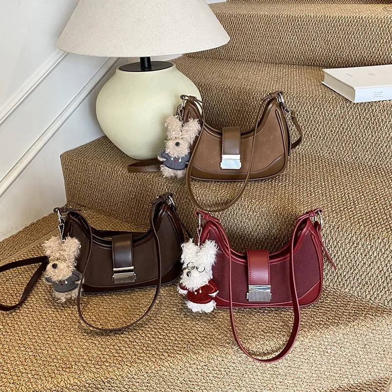 

New Fashion Shoulder Bag Retro Fashion Simple Atmosphere Shoulder Bag Niche Design Advanced Texture Crescent Bag