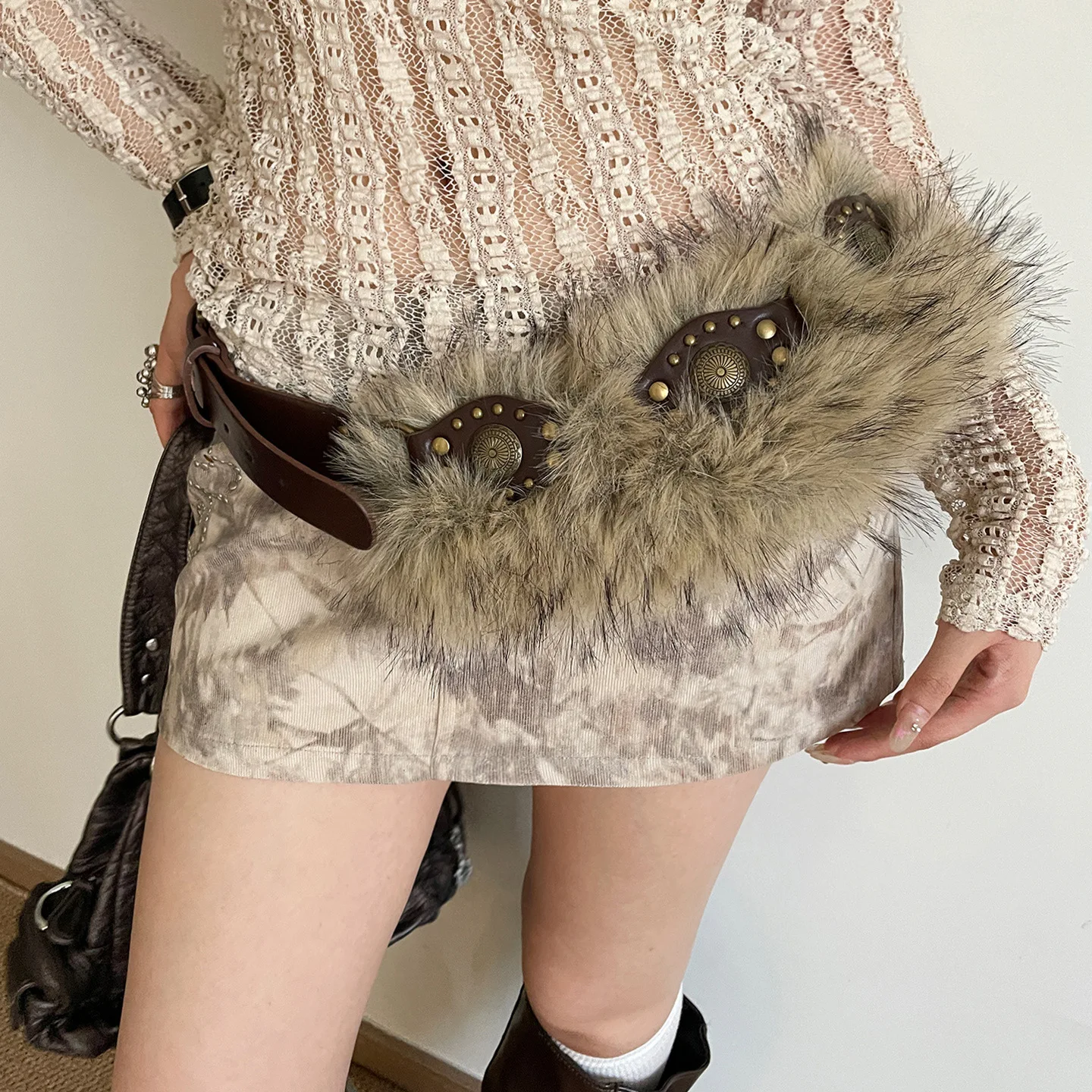 

Girl American Y2K Style Belt Slim Trend Women's Punk Style Fluffy Patchwork Rivet Belt Decorate Your Dress Jeans Decoration