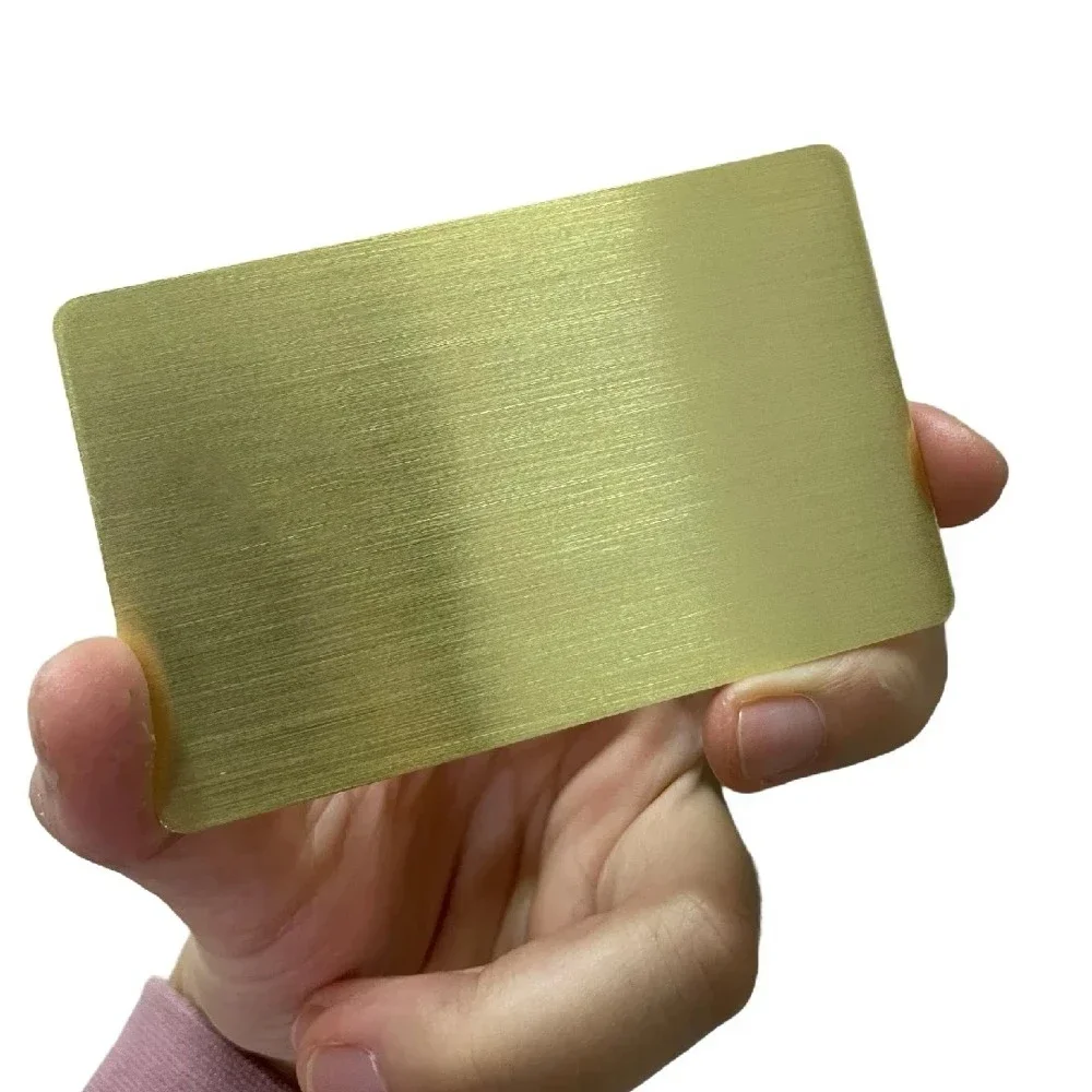 

Металлическая пустая карта Золотая металлическая визитная карточка с кистью 0,8 мм Металлическая карта для лазерной гравировки