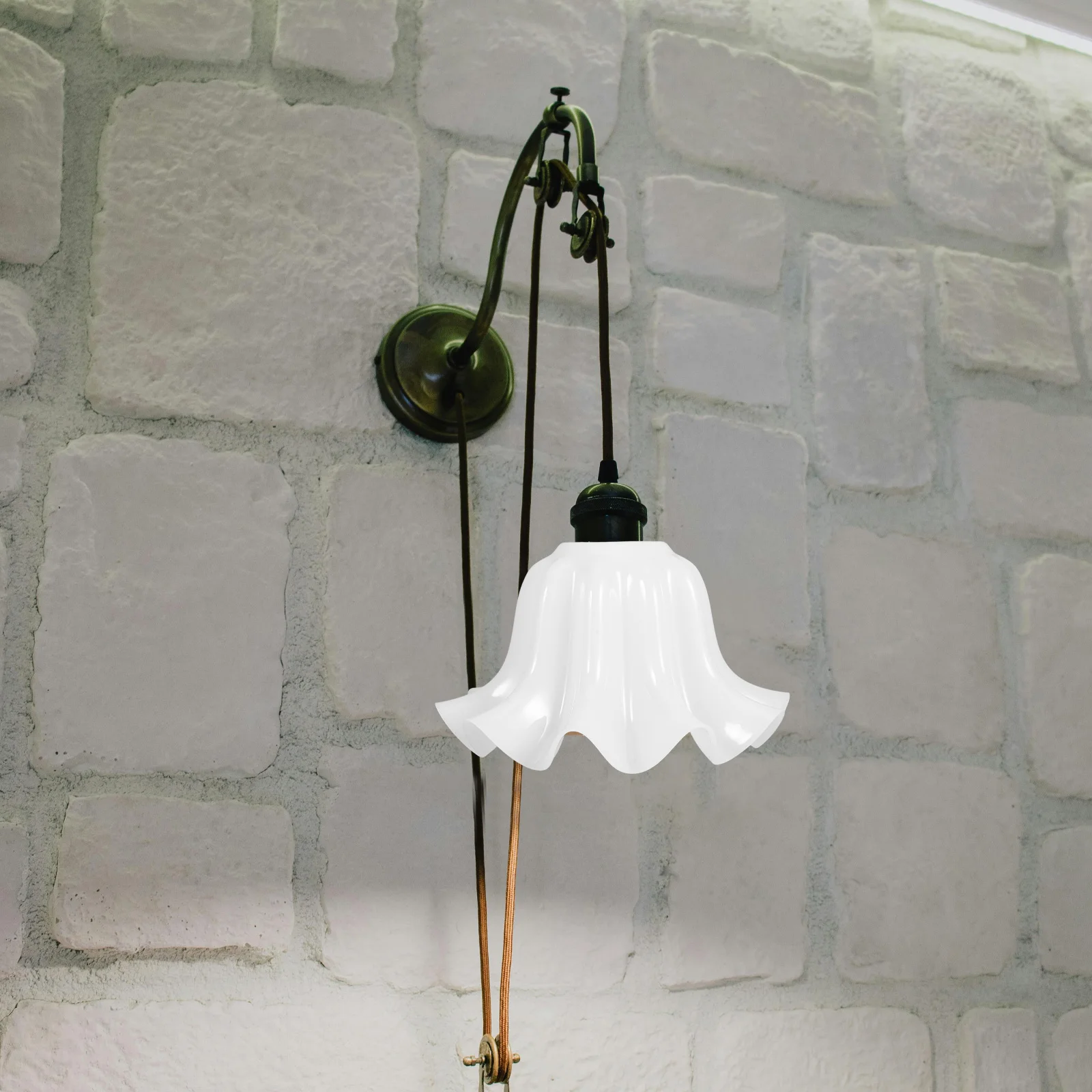 

Floral Lampshade White Plastic Light Covers Translucent Flowershape Elegant Design Durable Easy Clean Soft Lighting Bedroom