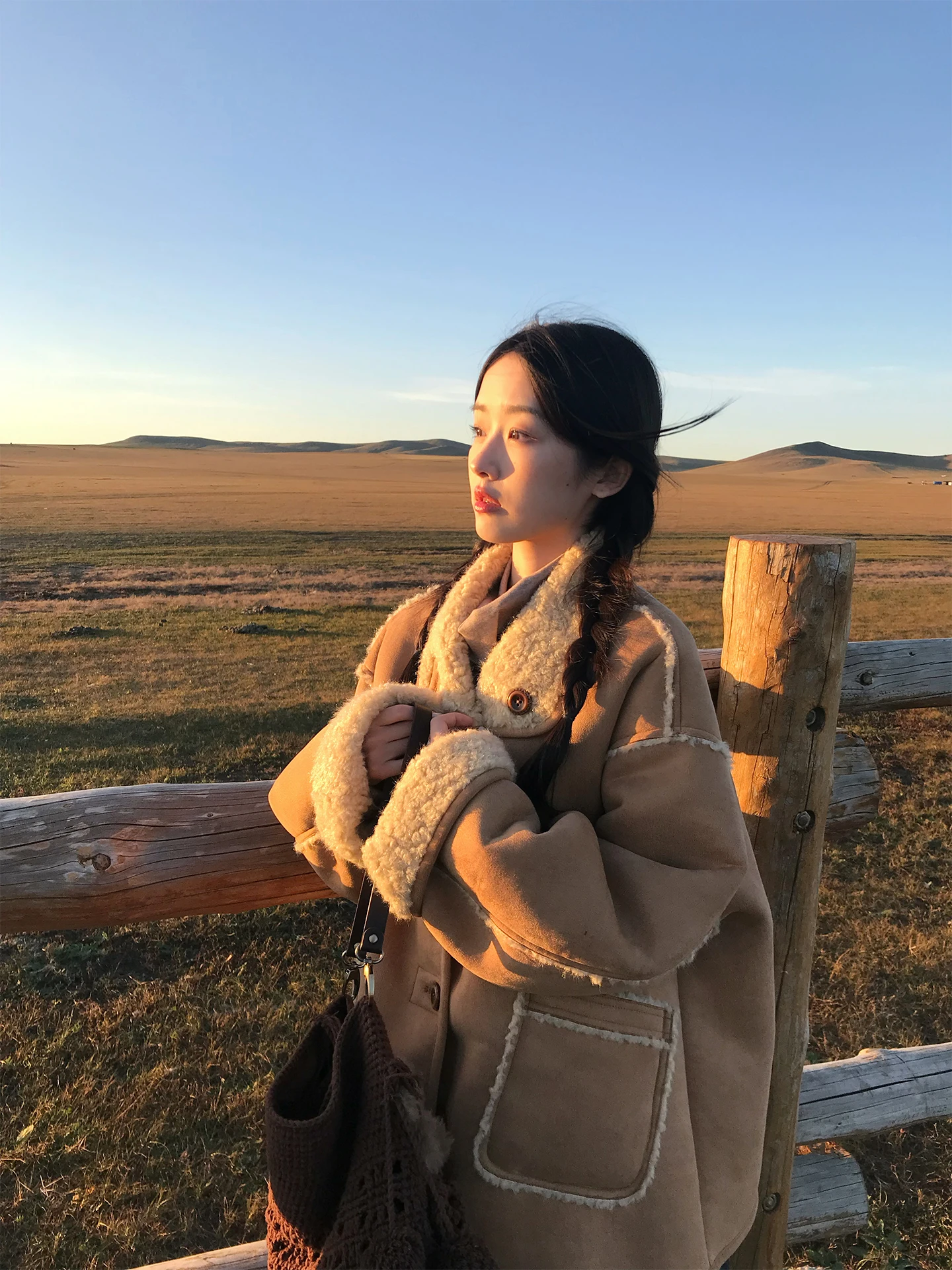 معطف فرو يمكن ارتداؤه على الوجهين للنساء، معطف شتوي كلاسيكي وصديق للبيئة مصنوع من الفرو والجلد المدبوغ