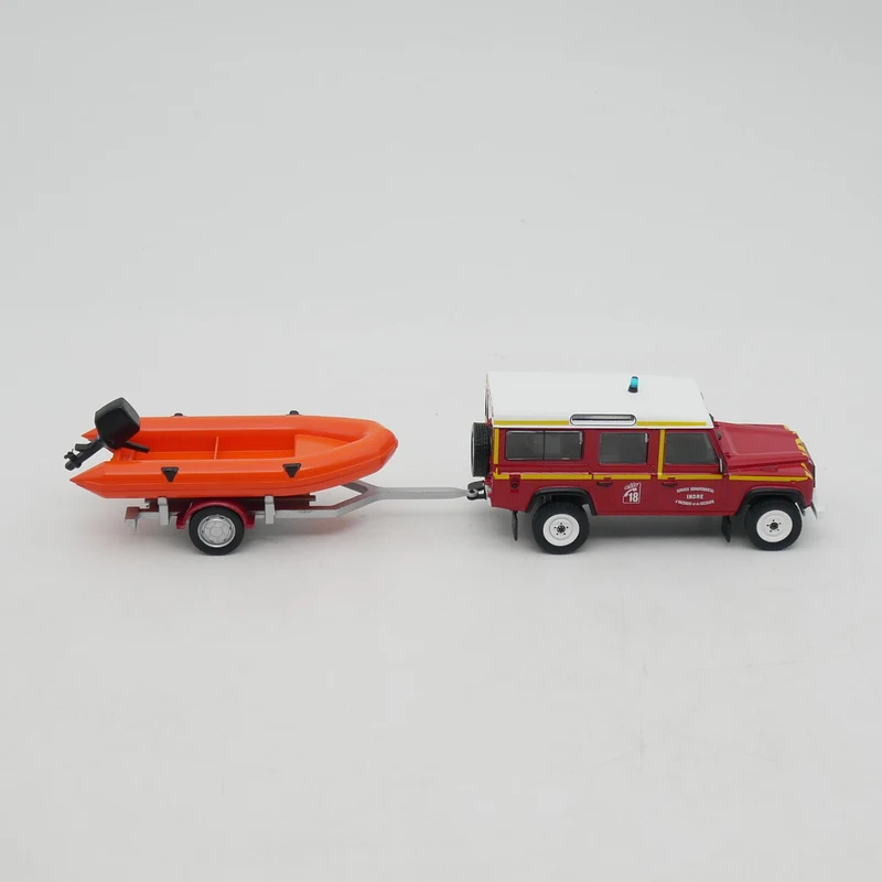 Diecast Ixo 1:43 escala Land Rover Defender remolcador motor de bomberos francés coche en miniatura de aleación juguete coleccionable regalo exhibición de recuerdo