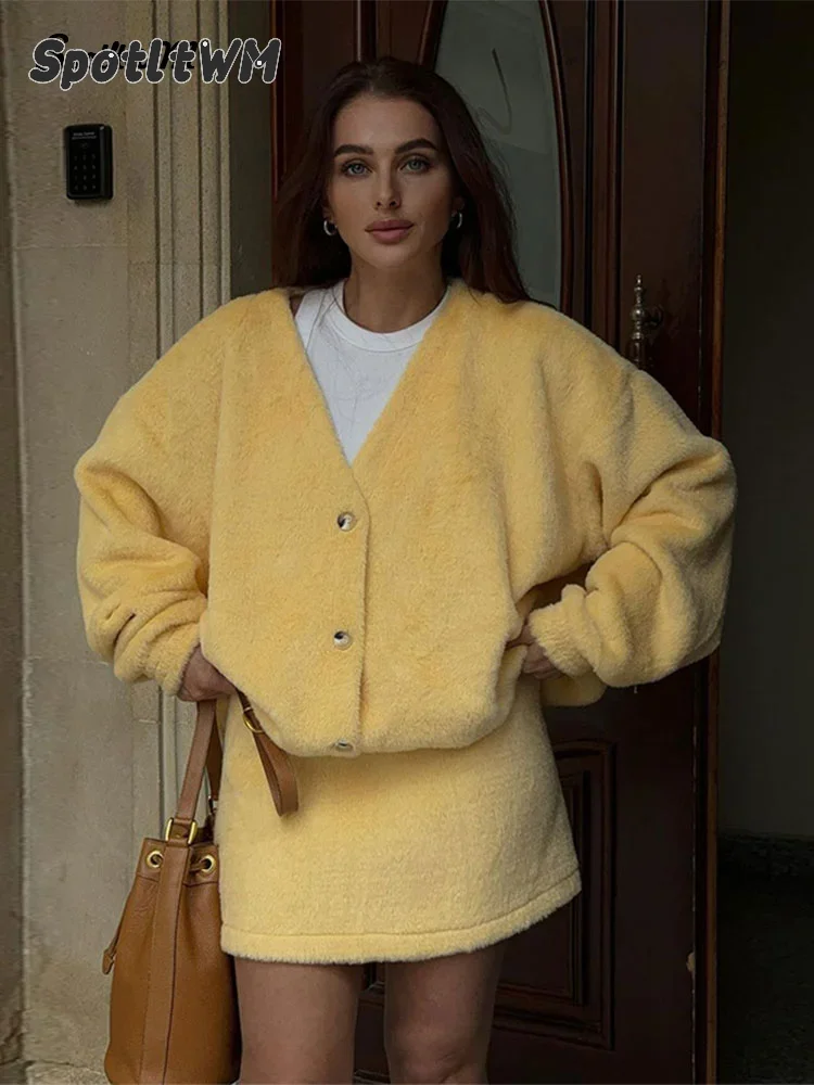 Ensemble mini jupe taille haute pour femme, pull moelleux jaune, col en V, manches longues, boutons, manteau imbibé, tenues de rue pour femme, automne