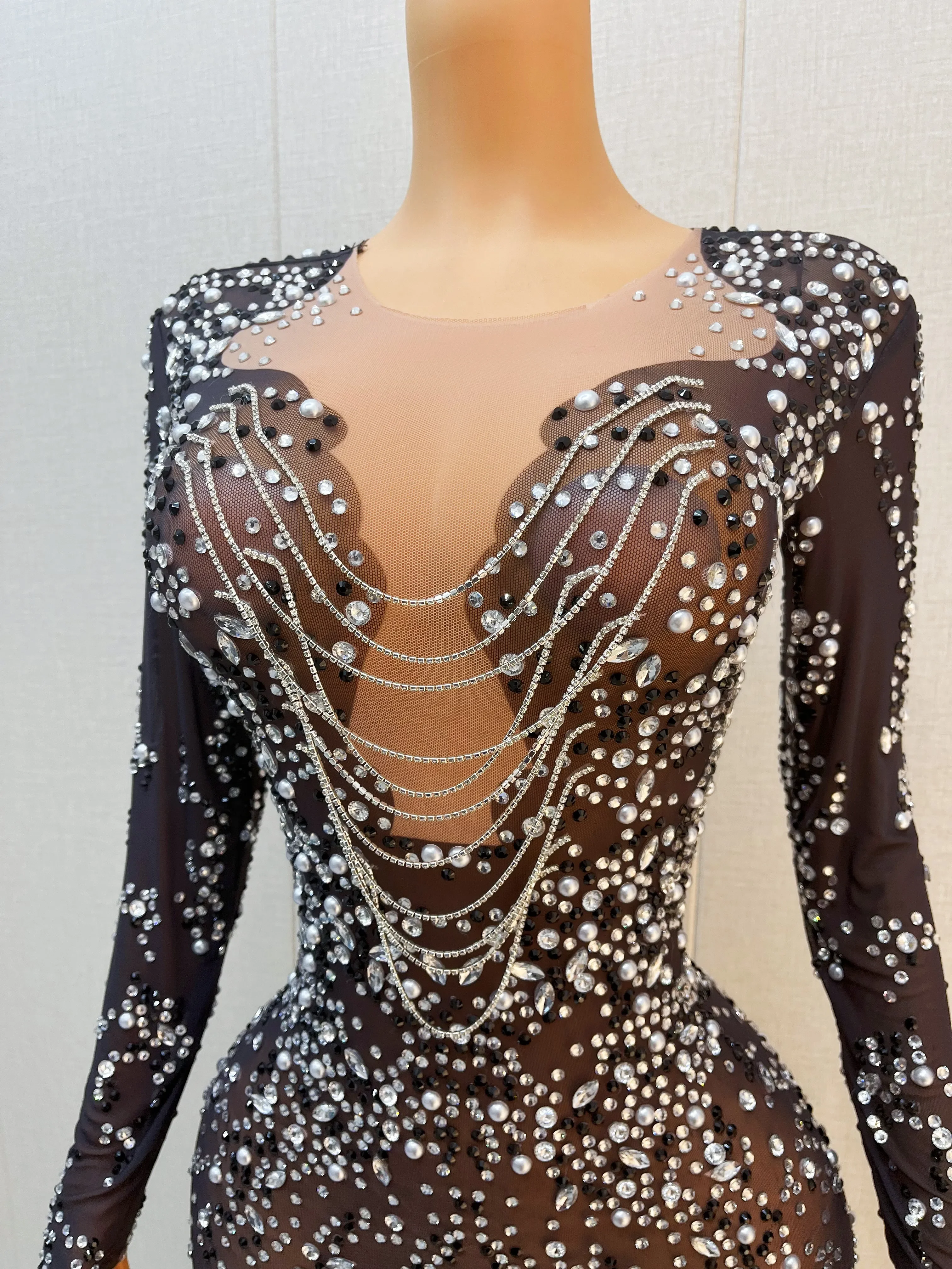 

Skinny Sexy Mesh Costume Prom Party Nightclub Singer Performance Stage Black Rhinestones Silver Chains Evening Dress