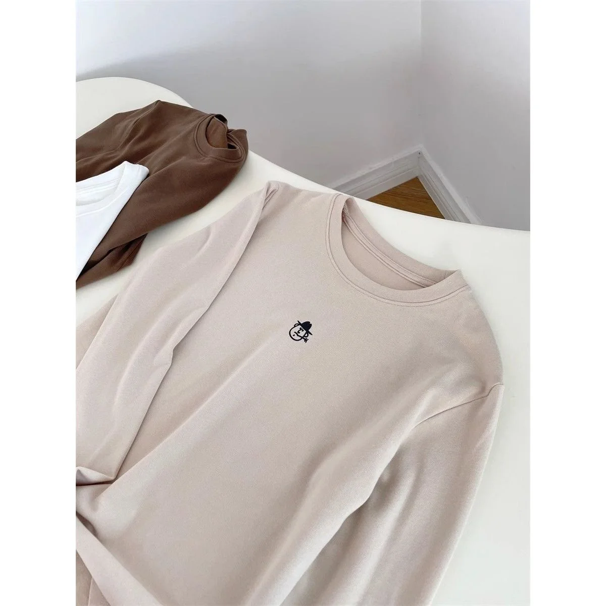 Slimming Effect Velvet Flocking Embroidery round Neck Long Sleeve Loose Fit T-Shirt Women Ultra Soft Versatile Overhead Style