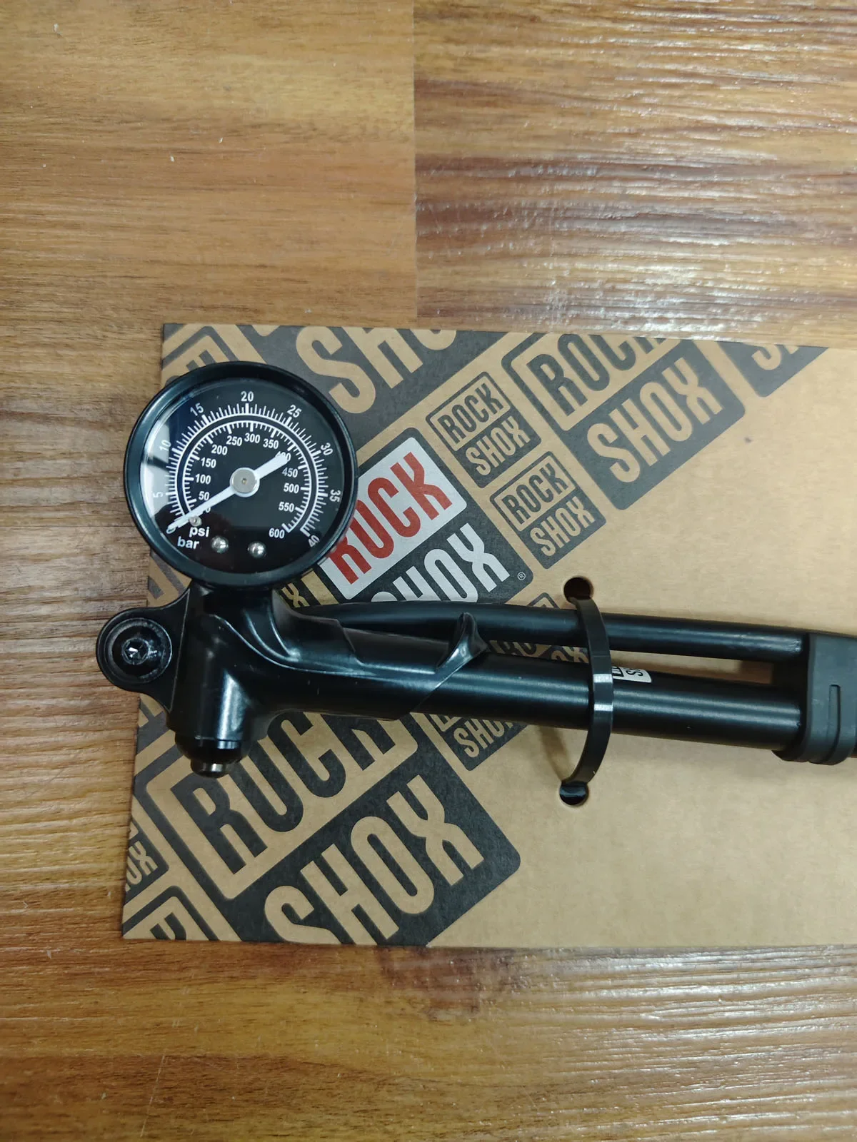 ROCKSHOX High Pressure Fork/Shock Pump - 600 psi Ideal for BoXXer  and rear shock service  TL-PUMP-HP6-A1