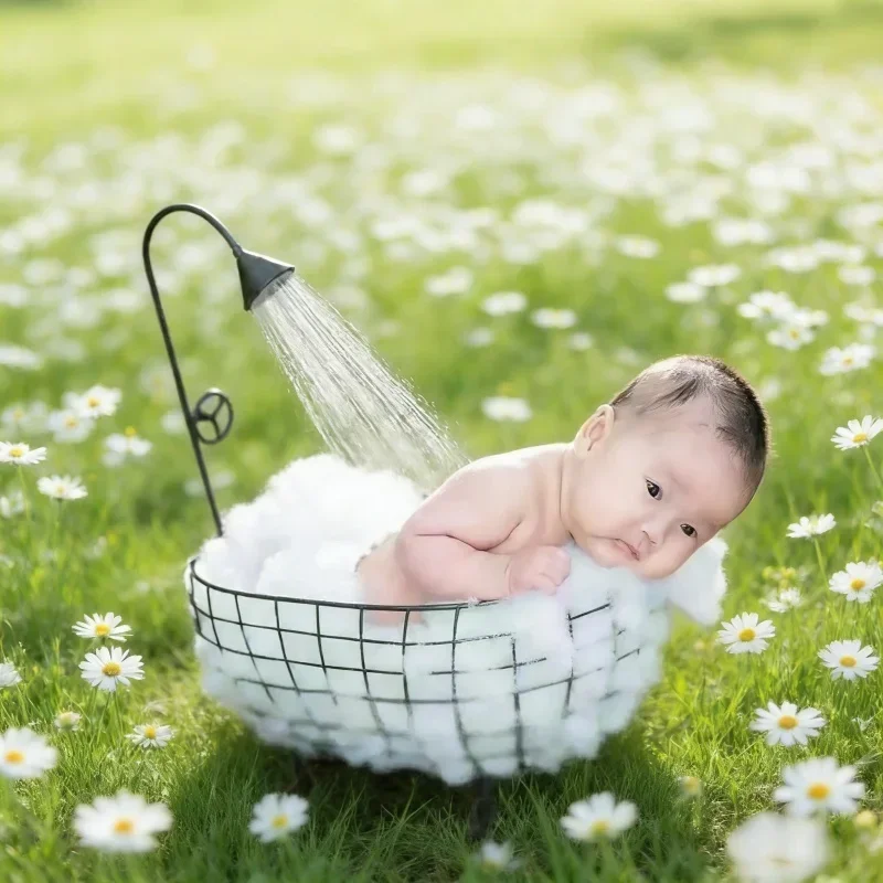 Iron Bathtub Shape Basket With Shower Head Posing Prop For Studio Portrait Shooting Full Moon Photoshoot Scene Layout Accessory