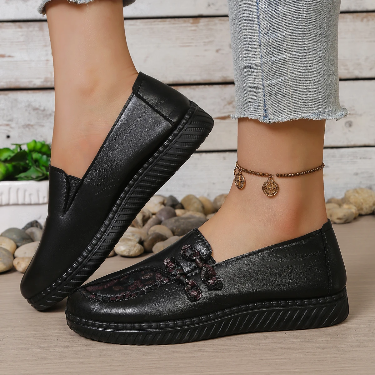 Damen Frühling Herbst Chinesische Knoten-Loafer mit Blumenprägung, Slip-On, Rutschfeste PU-Sohle, Weiche Haus- und Gehschuhe für Mütter, Kostenloser Versand – Detail 7