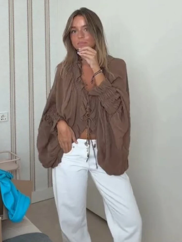 Mühelos elegantes, braunes, vorne offenes Cover-up im Vintage-Trendy-Chic-Stil, modische Damen-Oberteile im Resort-Boho-Stil, lässige Mode, Streetwear. – Detail 2