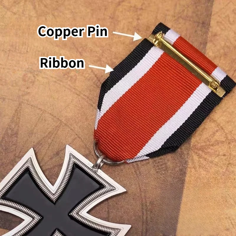 الحديد الصليب شارة الدرجة الثانية أوراق البلوط خوذة قلادة ميدالية دبوس الأمان نمط الشريط ميدالية شارة الديكور الحرف