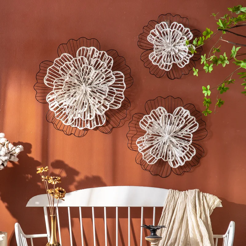 

French white flower wall decoration wall decoration entrance carved small pendant pastoral iron hollow hotel wall decoration