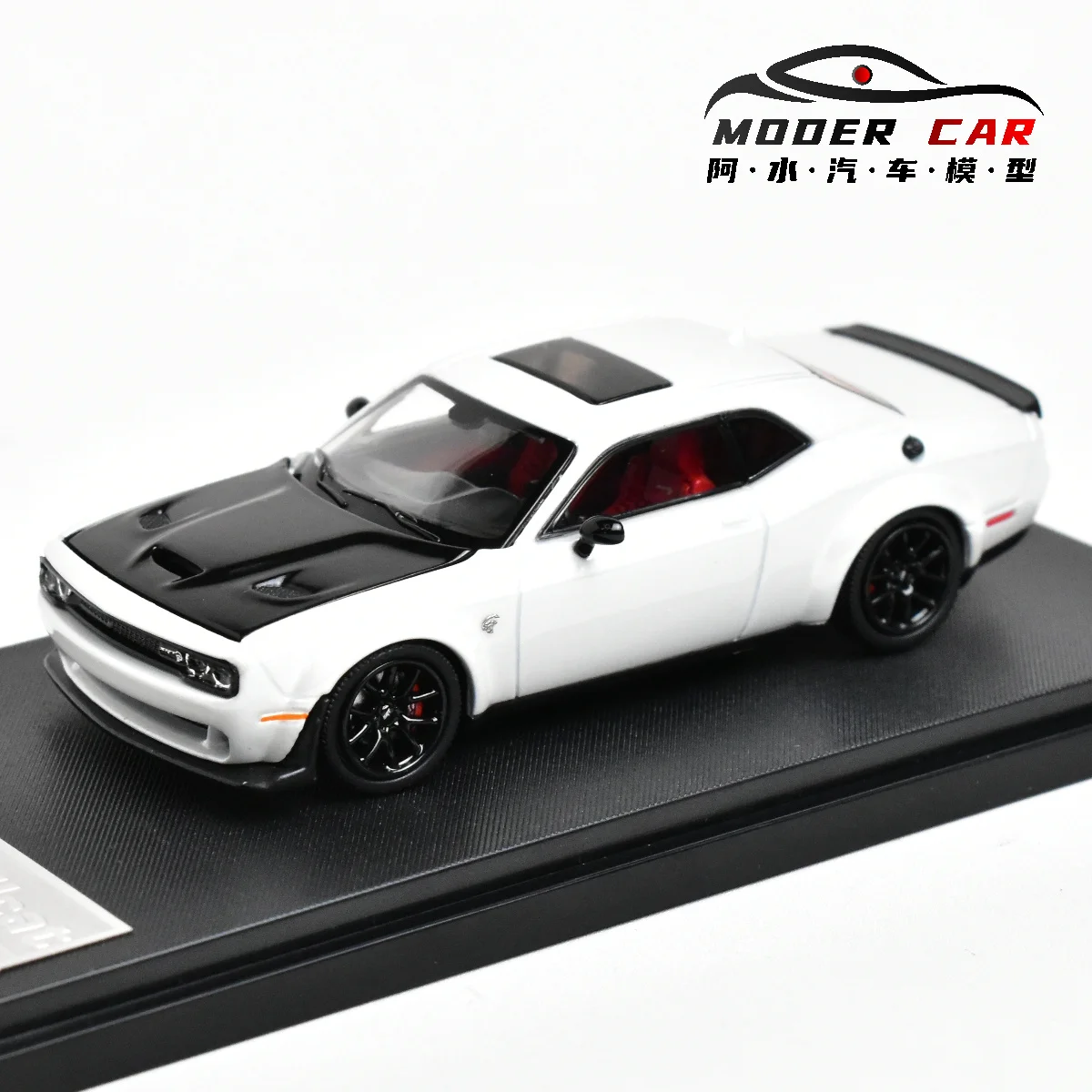 SH 1:64 SRT Hellcat Diecast Model Car