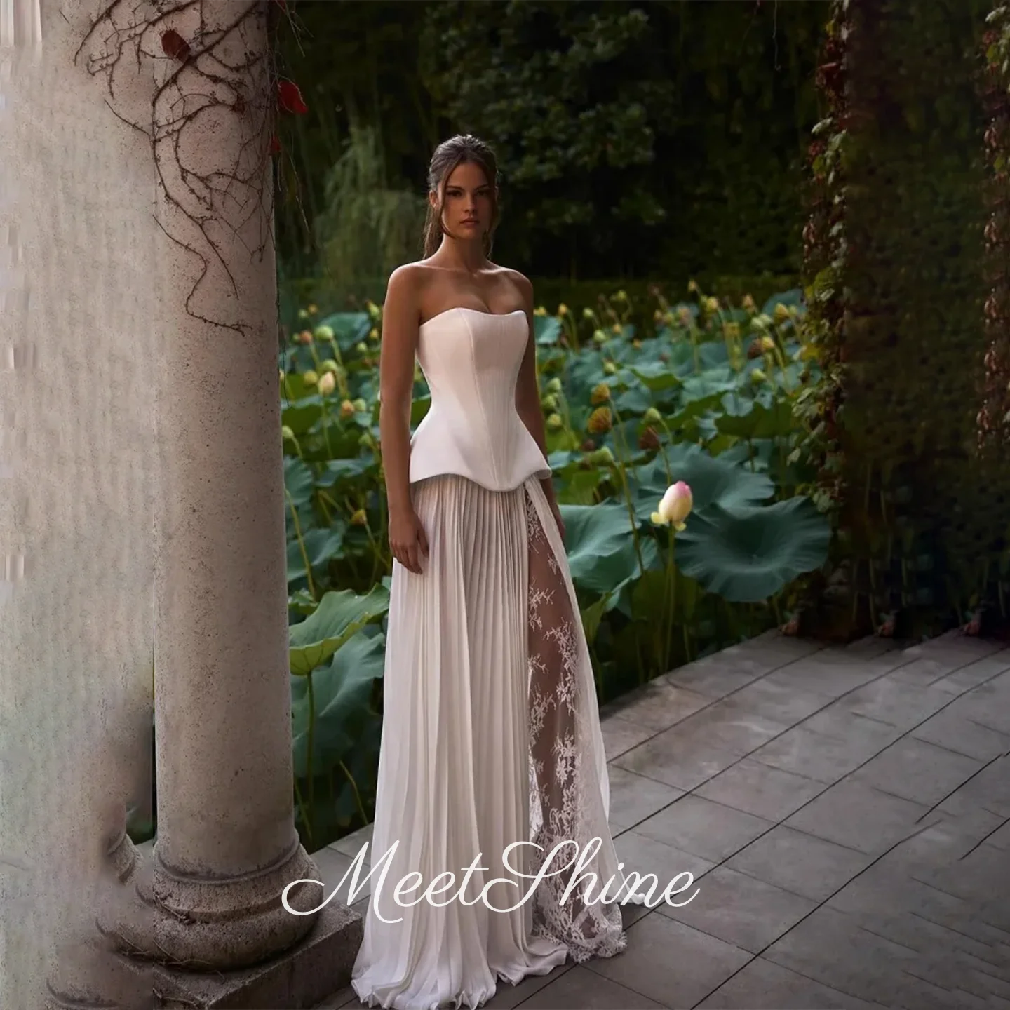

Modern Strapless Off White A-Line Side Slit Evening Dresses Elegant Sleeveless Chiffon Sweep Train Party Prom Dresses Customized