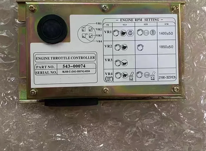 543-00074 300611-00138 300611-00123 MC33030 وحدة تحكم بدواسة الوقود المحرك لـ Daewoo DH225 DH220-5 DH300-7 SOLAR 340LC-V Excavator