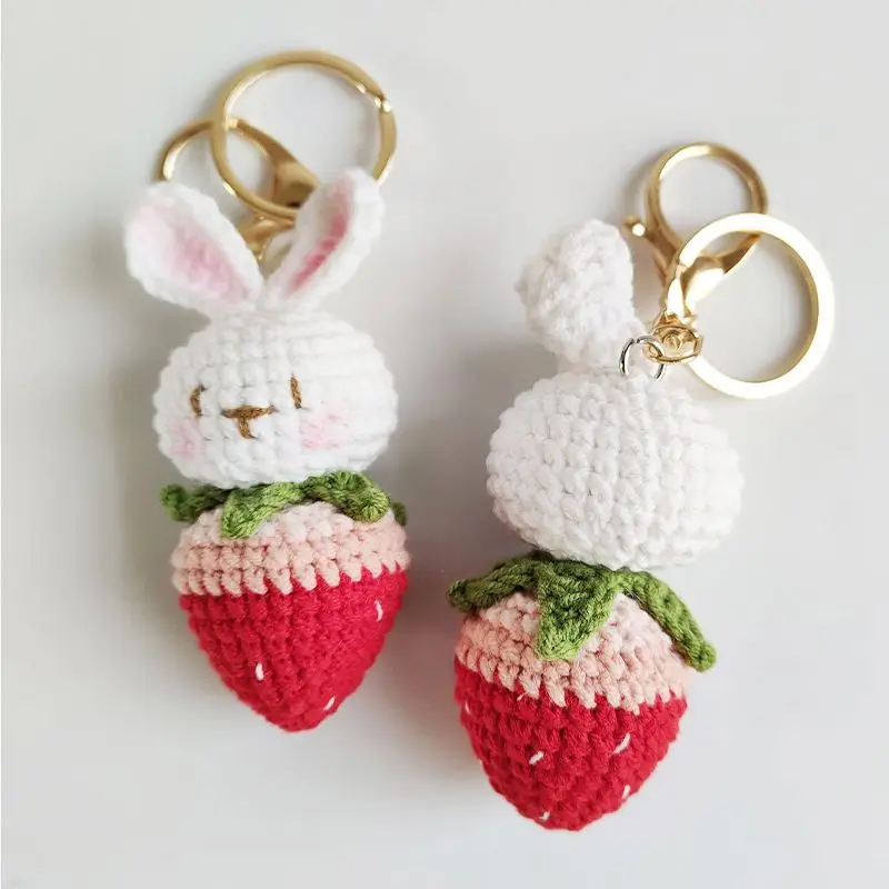 

Cute Strawberry Rabbit Doll Crochet Keychains Handmaking Knitting Rabbit Keyrings For Bag Pendant Knitted Animal Accessories