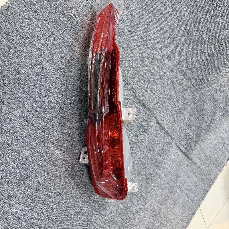 feux-antibrouillard-arriere-pour-kit-508-r83-2019-2022-1-piece-9813836580-9813836480