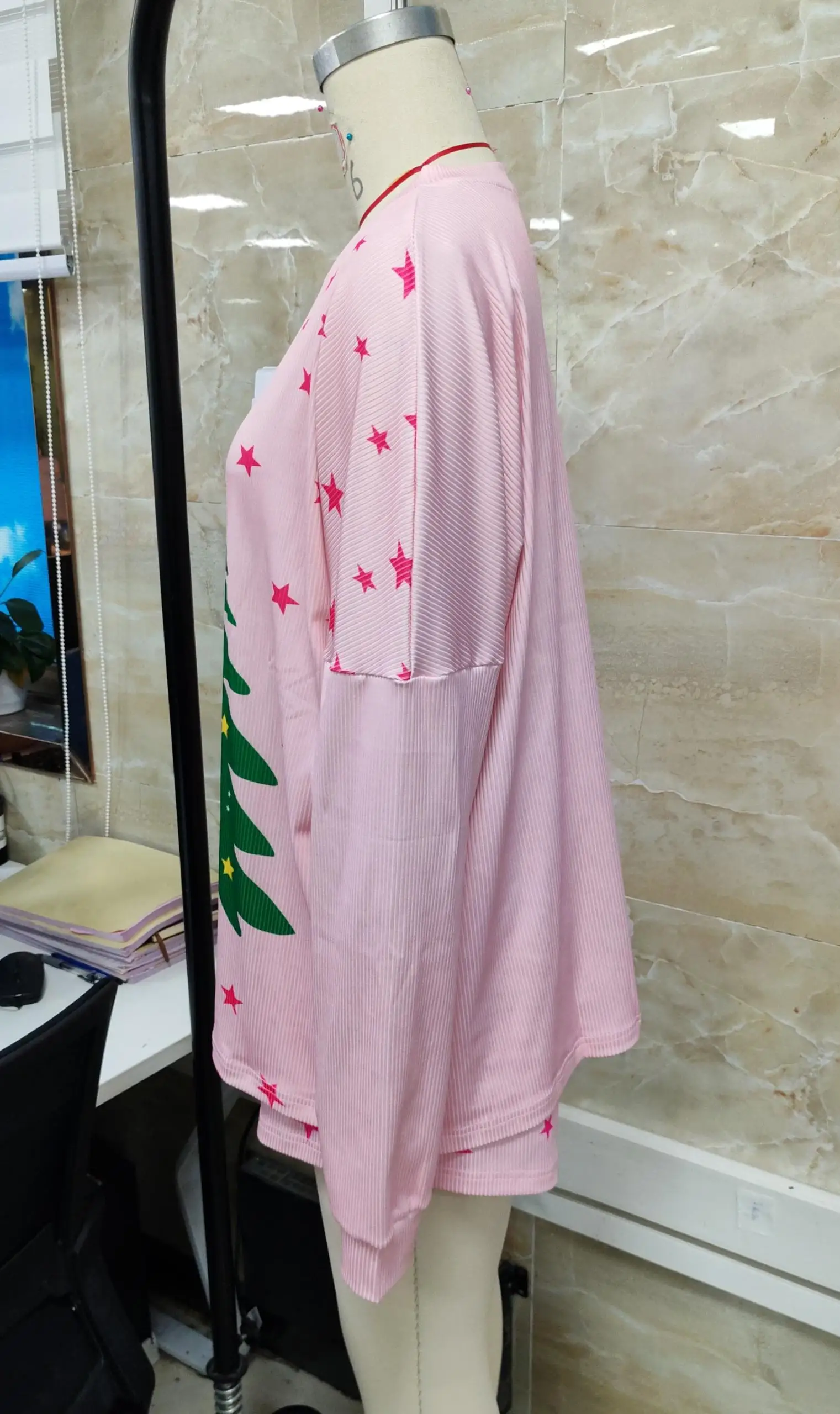 

Women Christmas Outfit Holiday Tree Star Long Sleeve Pullover and Mini Shorts 2 Piece Casual Set