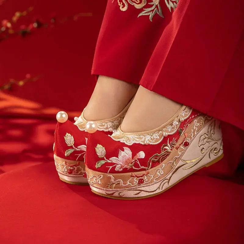 Bloemen zoals brokaat nieuwe vintage Hanfu schoenen geborduurde grote helling hakken rode trouwschoenen damesplatformschoenen