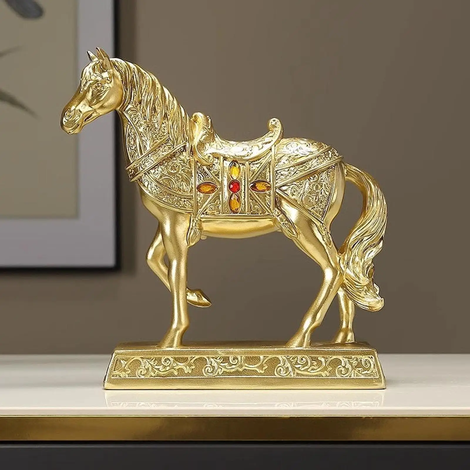 Horse Figurine Resin Tabletop Decoration Desktop Horse Ornament Animal Sculpture for Home Decor Table NightStand Desks Bedroom