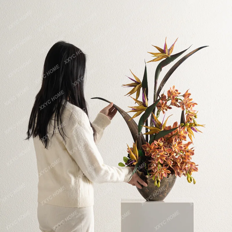 

LCeramic vase ornaments, bird of paradise flower arrangement, high-end entryway, dining table light luxury